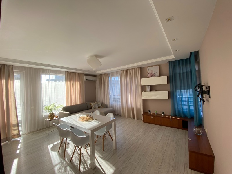 Дава под наем 3-СТАЕН, гр. Бургас, Център, снимка 3 - Апартаменти - 52966546