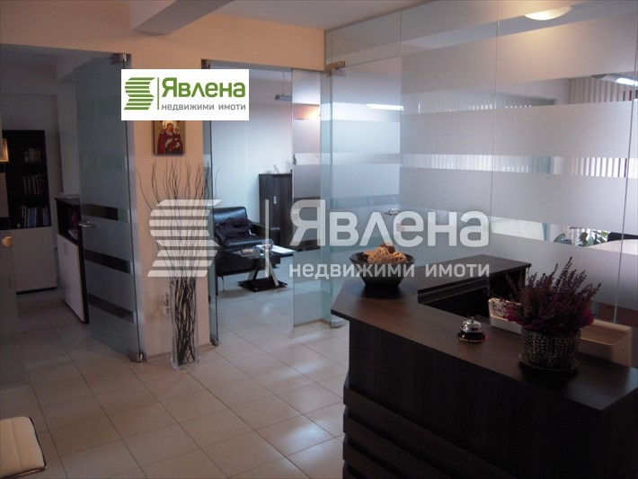 Kiadó  Hivatal Sofia , Centar , 120 négyzetméter | 34781798