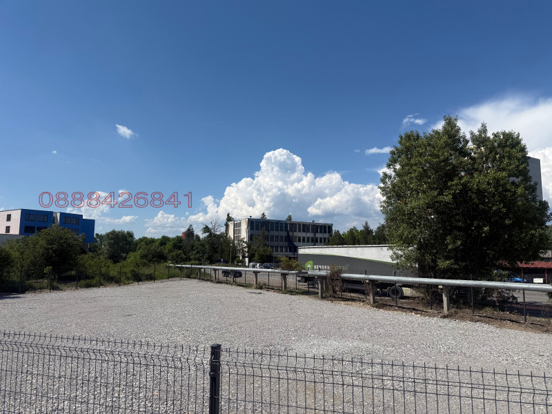 Дава под наем МЯСТО, гр. София, Летище София, снимка 2 - Парцели - 53492268