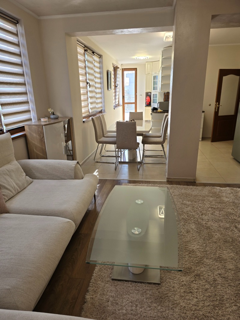 Para alugar  2 quartos Plovdiv , Kiutchuk Parij , 140 m² | 96262407