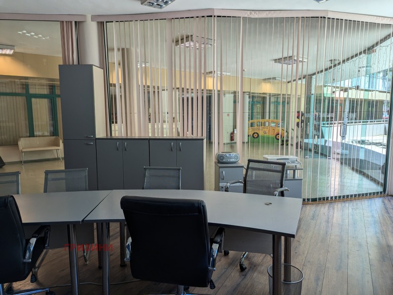 Para alugar  Escritório Plovdiv , Iujen , 73 m² | 96964410 - imagem [2]