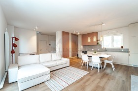 Hus Lozen, Sofia