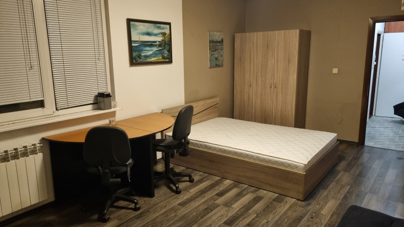 Дава под наем СТАЯ, гр. София, Сердика, снимка 2 - Стаи под наем - 53391798