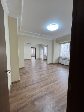 ОФИС, 140 m2