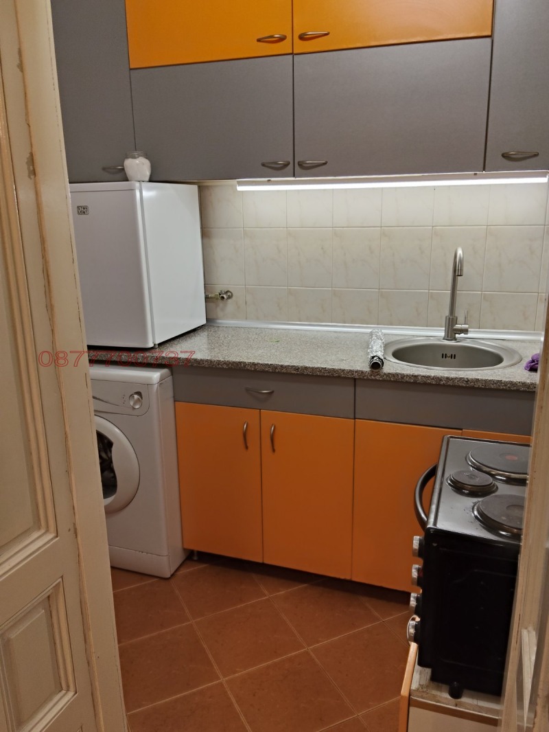 Дава под наем АТЕЛИЕ, ТАВАН, гр. София, Център, снимка 4 - Апартаменти - 53309157