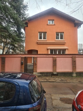 Къщи под наем в град София, Изток - изображение 2 