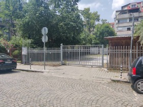 Паркомісце Център, София