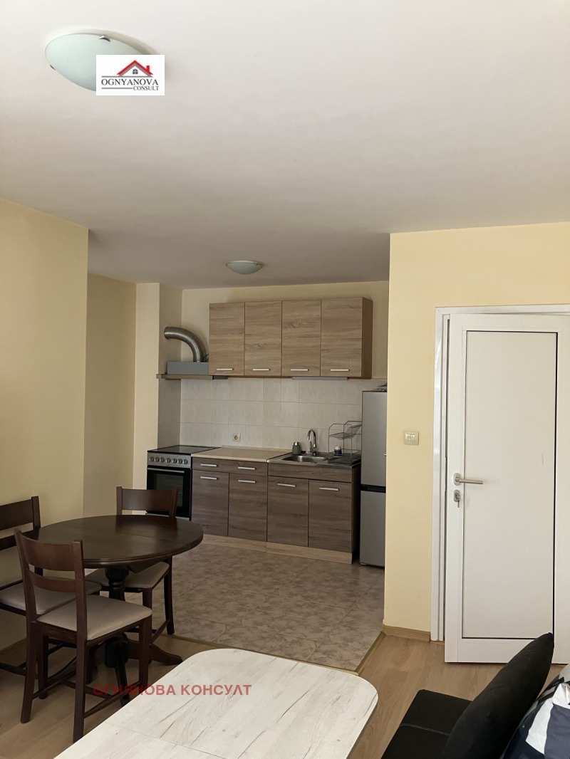 Дава под нем  2-стаен, град София, Център •  870 лв. • ID 61900401 — holmes.bg - [1] 