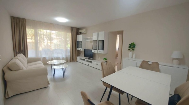 Zu vermieten  2 Schlafzimmer Sofia , Zentar , 90 qm | 82584306