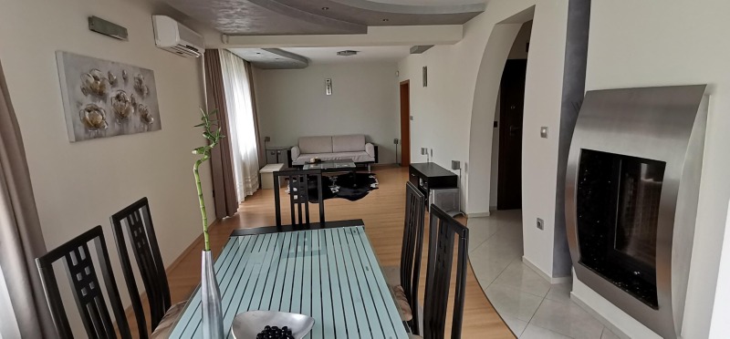 K pronájmu  3 ložnice Sofia , Studentski grad , 200 m2 | 58368339