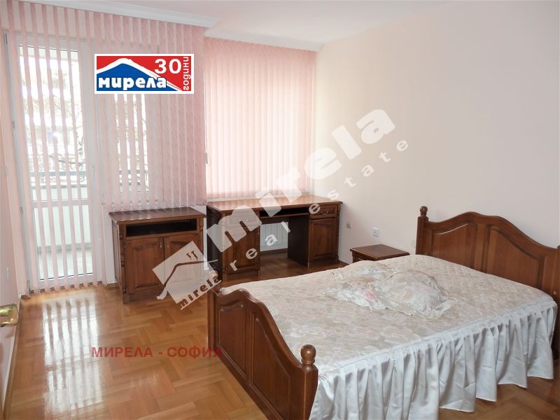 Дава под наем 4-СТАЕН, гр. София, Стрелбище, снимка 2 - Апартаменти - 52386674