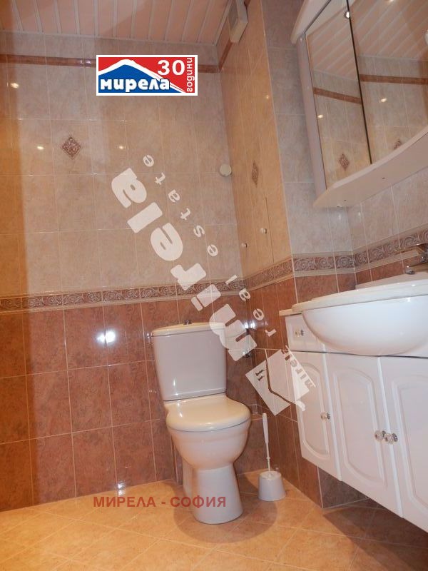 Дава под наем 4-СТАЕН, гр. София, Стрелбище, снимка 15 - Апартаменти - 52386674