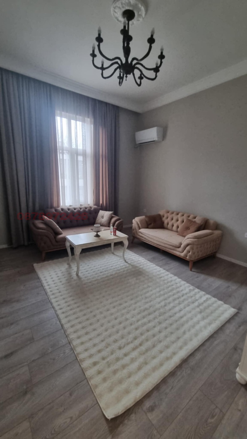 Дава под наем ЕТАЖ ОТ КЪЩА, гр. Пловдив, Център