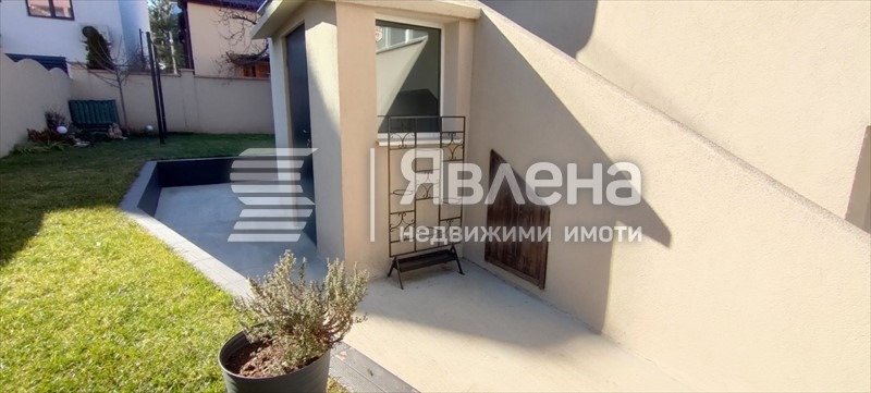 Do wynajęcia  Piętro domu Sofia , Nadeżda 2 , 71 mkw | 92098235
