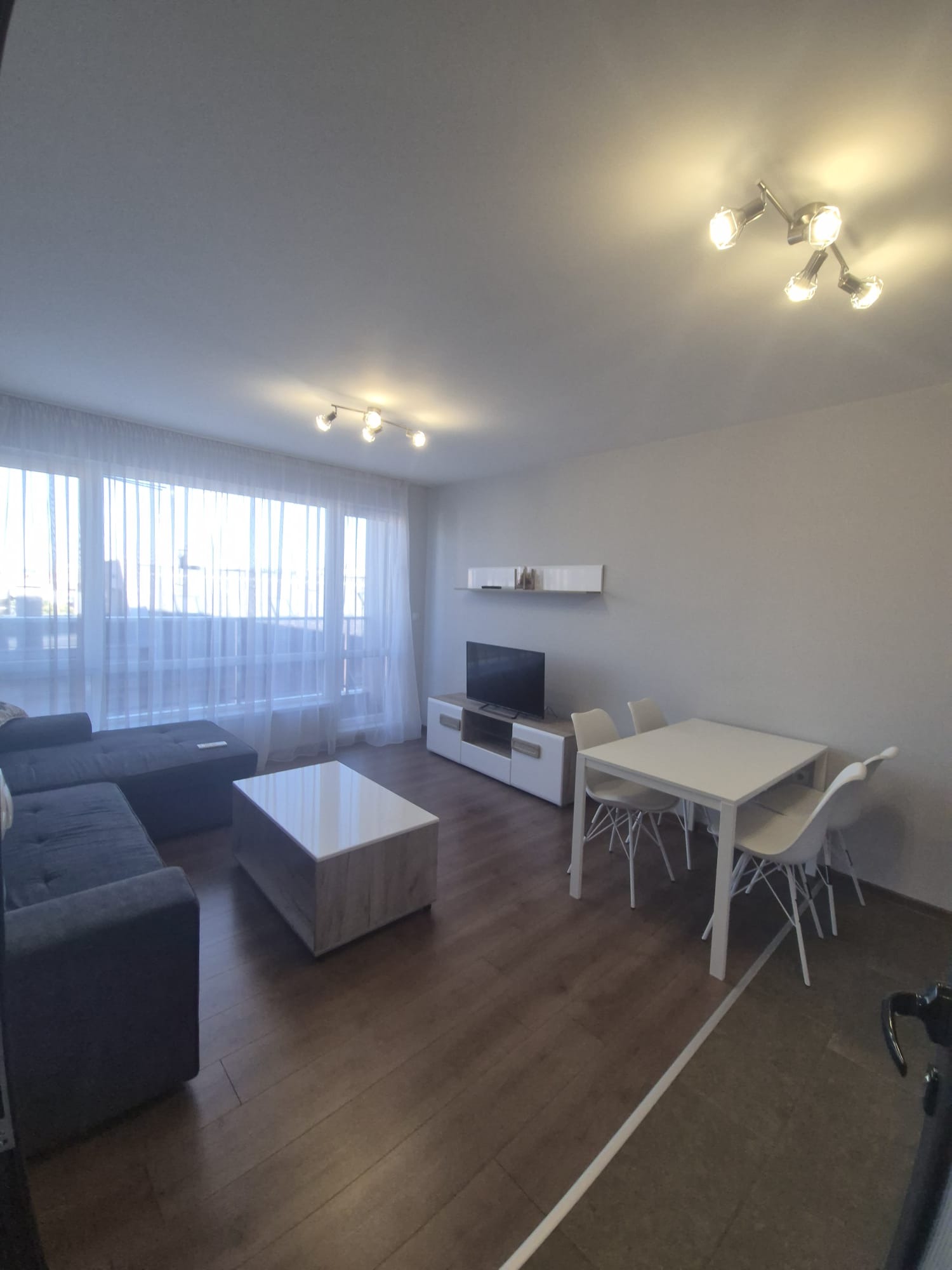 Дава под наем 2-СТАЕН, гр. Пловдив, Кършияка, снимка 2 - Апартаменти - 53919897