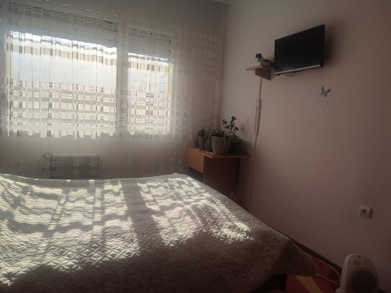 Дава под наем 2-СТАЕН, гр. Пловдив, Кючук Париж, снимка 12 - Апартаменти - 53085555