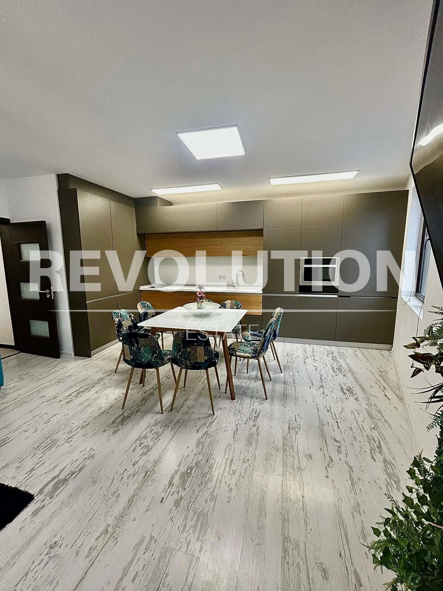 Дава под наем 3-СТАЕН, гр. Варна, Център, снимка 2 - Апартаменти - 53093337