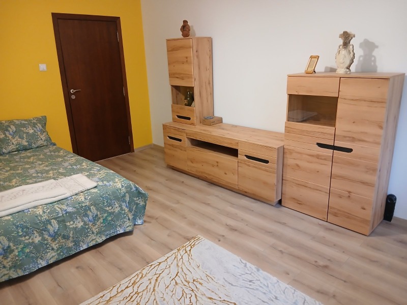 Vuokrattavana  2 makuuhuonetta Burgas , Izgrev , 90 neliömetriä | 43756738