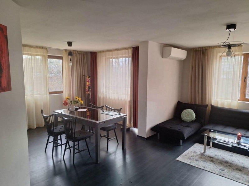 Дава под наем 3-СТАЕН, гр. София, Хладилника