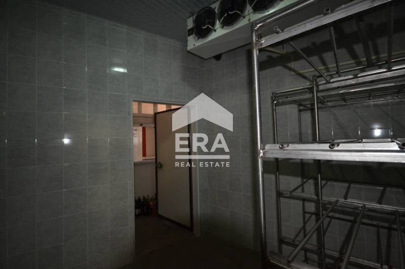 Дава под наем  Магазин град Хасково , Център , 400 кв.м | 42644408 - изображение [8]