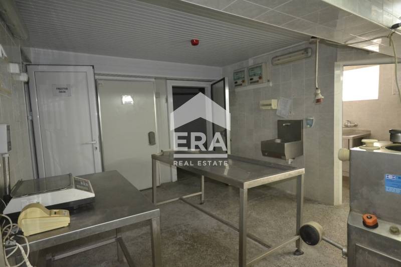 Дава под наем  Магазин град Хасково , Център , 400 кв.м | 42644408 - изображение [15]