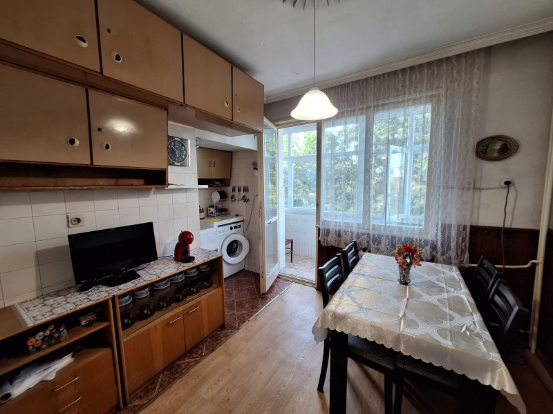 Te huur  2 slaapkamers Plovdiv , Marasja , 100 m² | 66356427