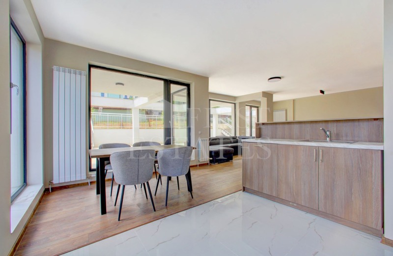 Zu vermieten  3 Schlafzimmer Sofia , Dragalewzi , 286 qm | 20280364