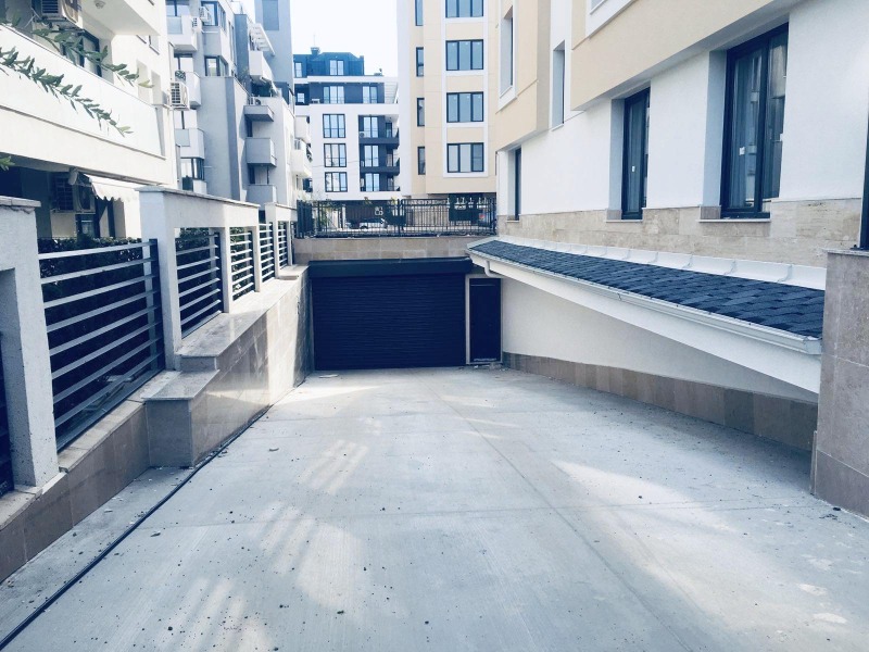 Te huur  Parkeerplaats Sofia , Krastova vada , 15 m² | 66337371