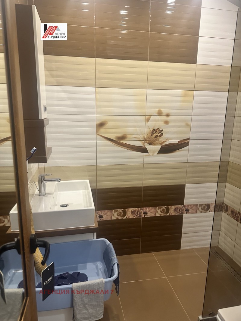 Zu vermieten  2 Schlafzimmer Kardschali , Wazroschdenzi , 100 qm | 37369576 - Bild [11]