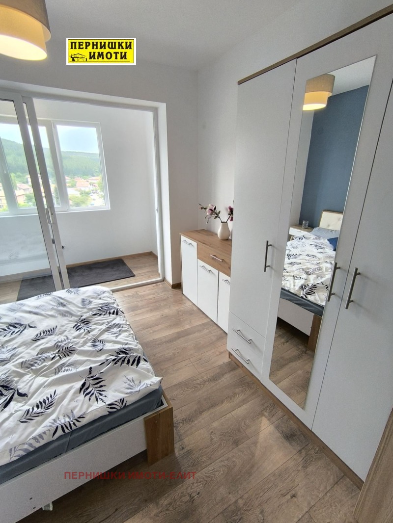 Дава под наем 2-СТАЕН, гр. Перник, Мошино, снимка 5 - Апартаменти - 53355192