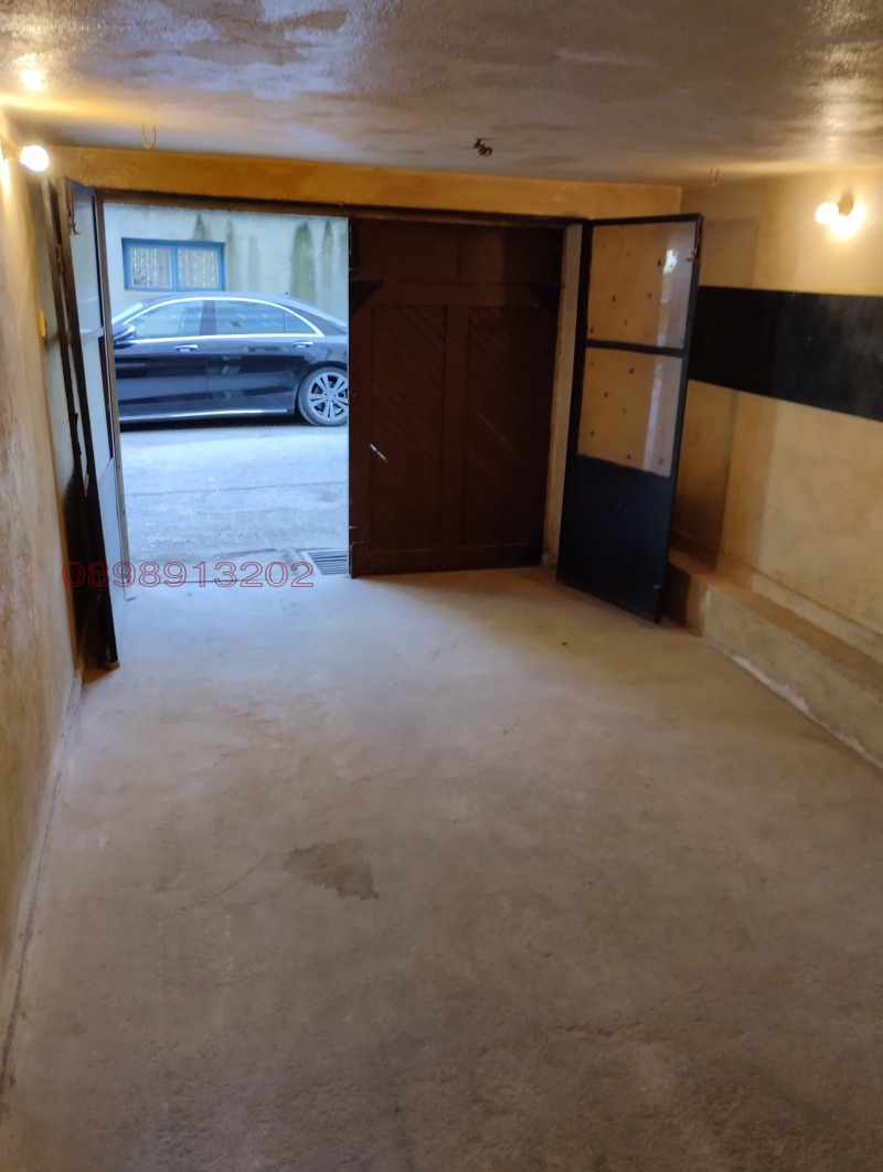 Дава под наем ГАРАЖ, ПАРКОМЯСТО, гр. Варна, Конфуто, снимка 4 - Гаражи и паркоместа - 52930415