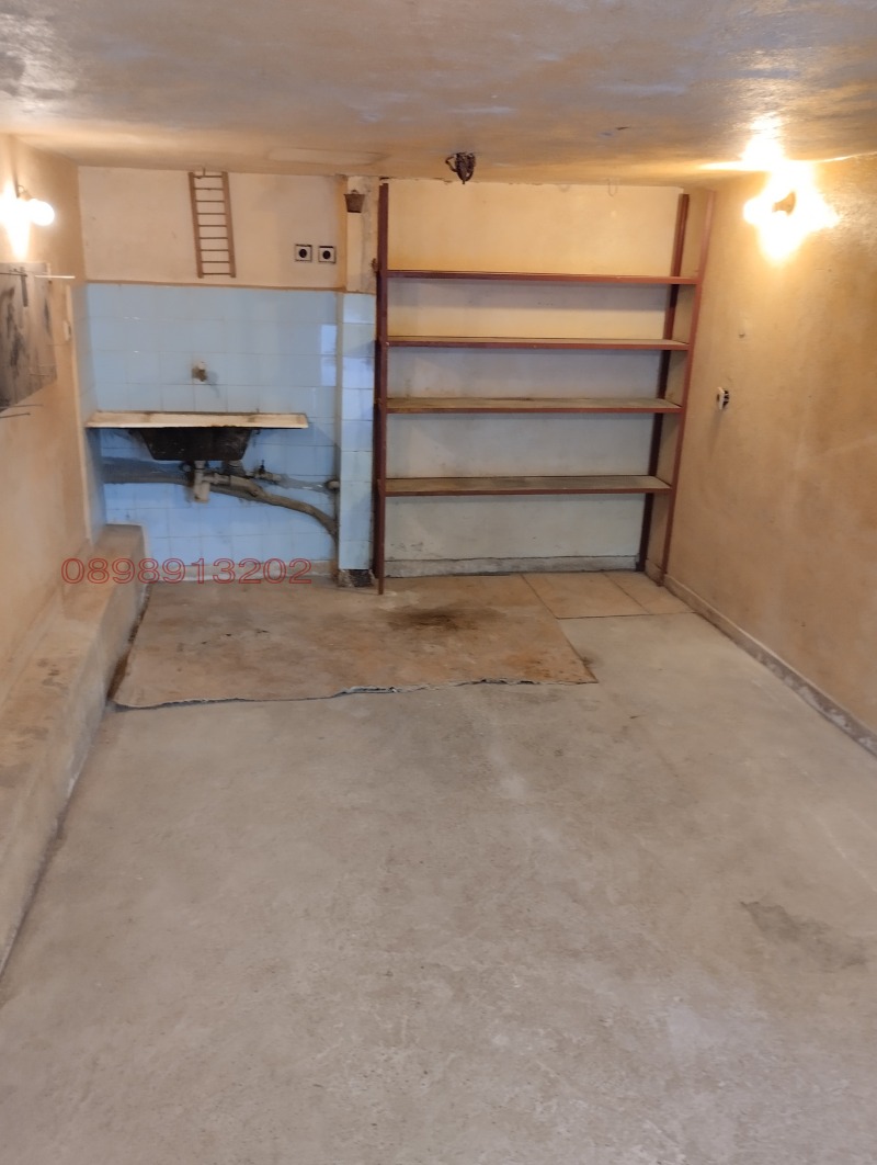 Дава под наем ГАРАЖ, ПАРКОМЯСТО, гр. Варна, Конфуто, снимка 2 - Гаражи и паркоместа - 53518492