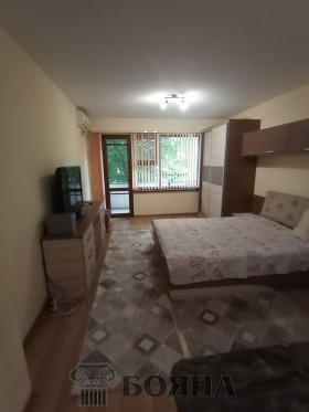 1 quarto Zdravec Iztok, Ruse