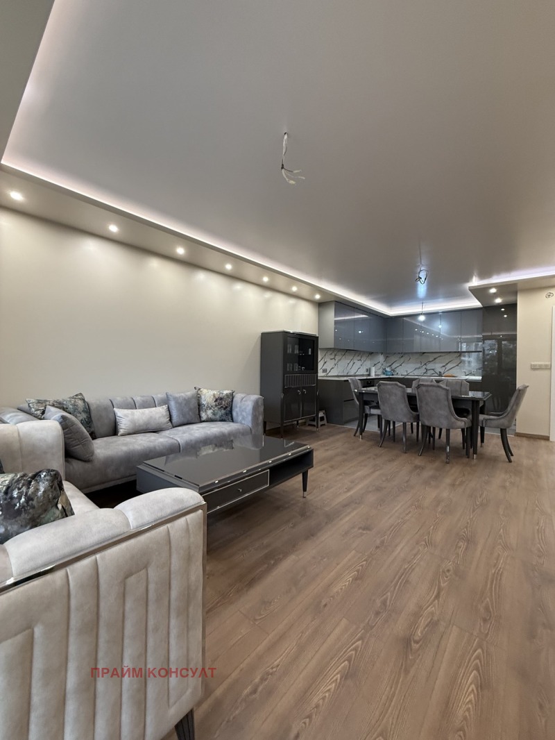 De inchiriat  2 dormitoare Plovdiv , Hristo Smirnensci , 121 mp | 73005083