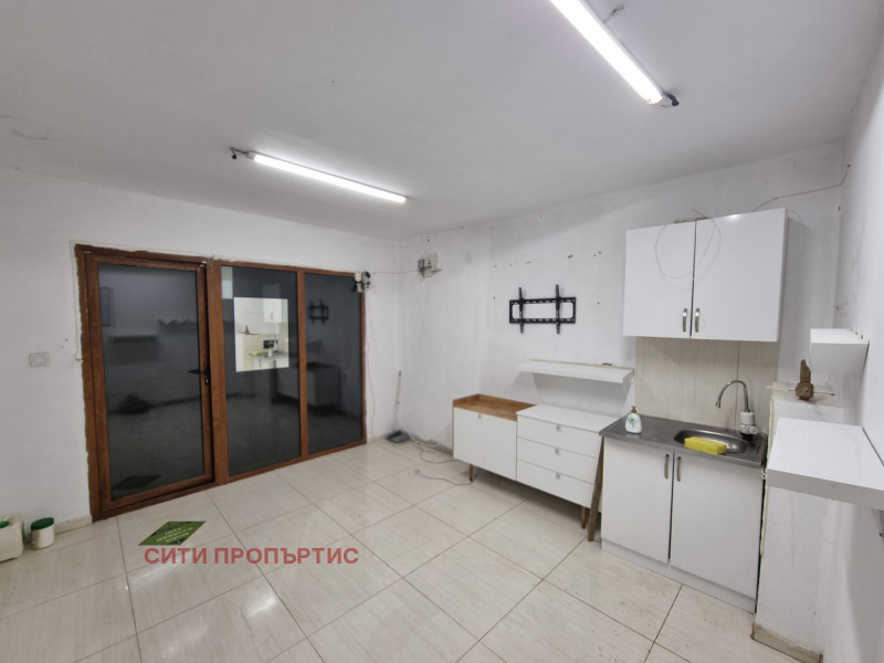 Дава под наем СКЛАД, гр. Благоевград, Широк център