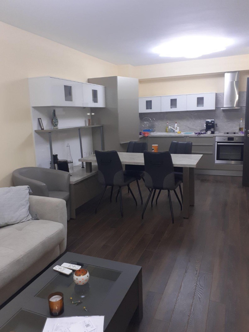 Kiadó  1 hálószoba Burgas , Sarafovo , 66 négyzetméter | 49917476