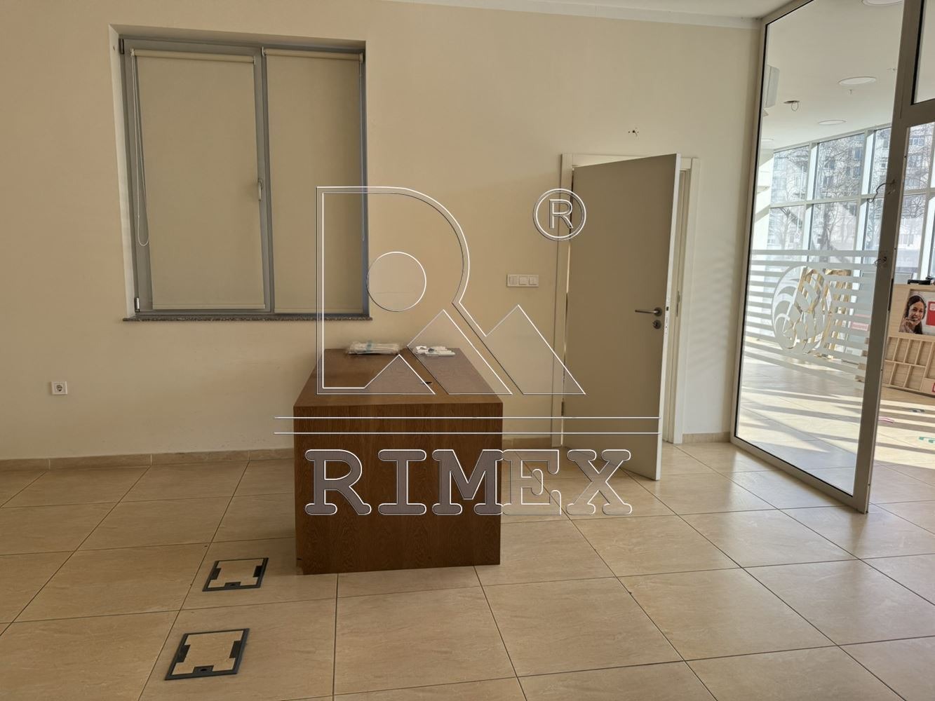 Дава под наем МАГАЗИН, гр. Пловдив, Център, снимка 3 - Магазини - 54354561