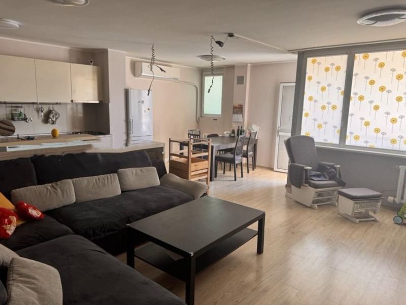 Дава под наем 3-СТАЕН, гр. София, Гоце Делчев, снимка 2 - Апартаменти - 52661197