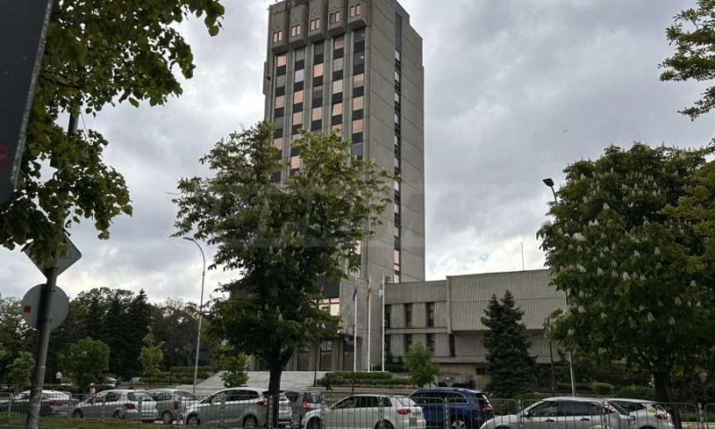 Издаје се  Паркинг простор Варна , Центар , 15 м2 | 77750707 - слика [8]