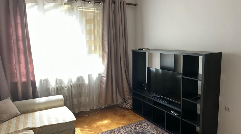 Zu vermieten  1 Schlafzimmer Sofia , Zentar , 83 qm | 81070555 - Bild [2]