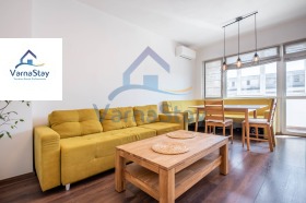 1 quarto Centar, Varna