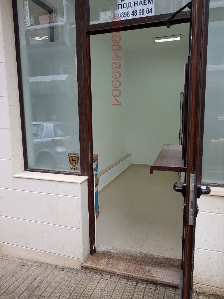 Дава под наем МАГАЗИН, гр. Варна, Централна поща, снимка 4 - Магазини - 53507307