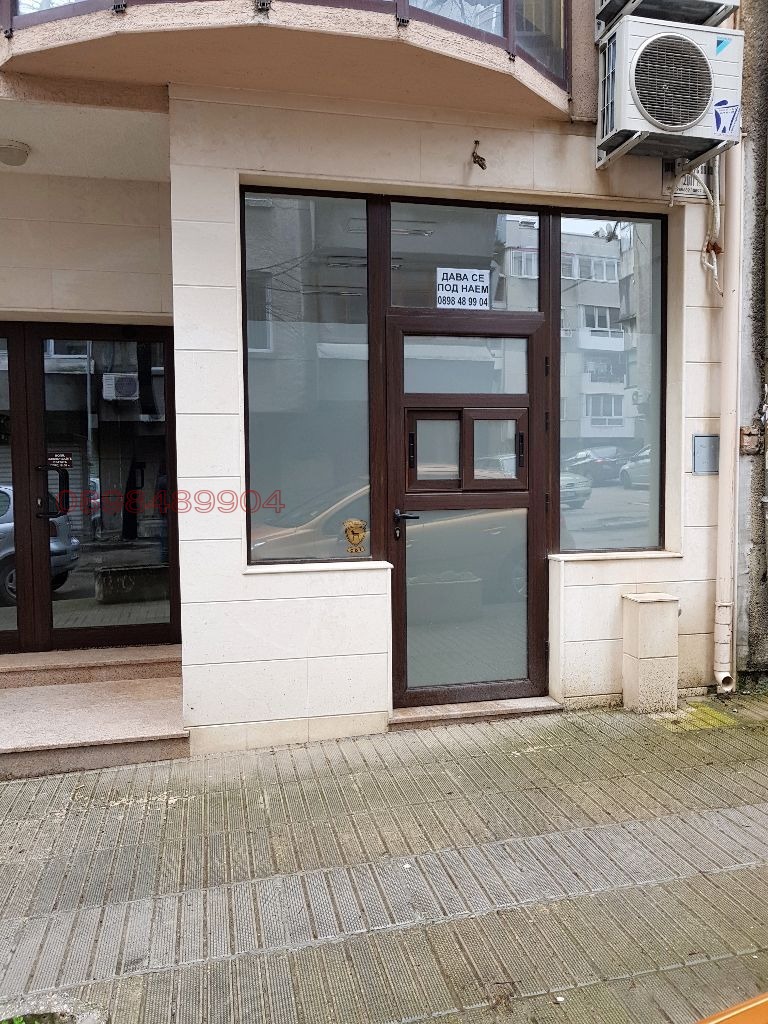 Дава под наем МАГАЗИН, гр. Варна, Централна поща, снимка 2 - Магазини - 53507307