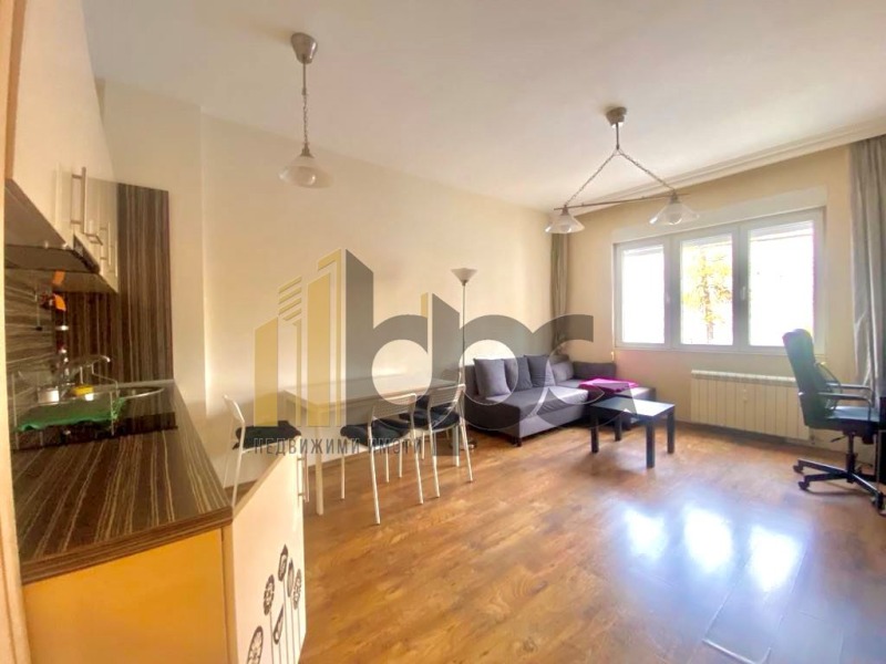 Дава под нем  2-стаен, град София, Център •  600 EUR • ID 97913983 — holmes.bg - [1] 