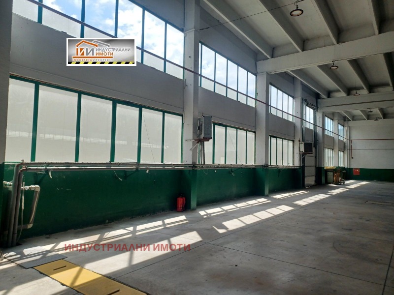 En renta  Edificio industrial Plovdiv , Industrialna zona - Yug , 3000 metros cuadrados | 47340394