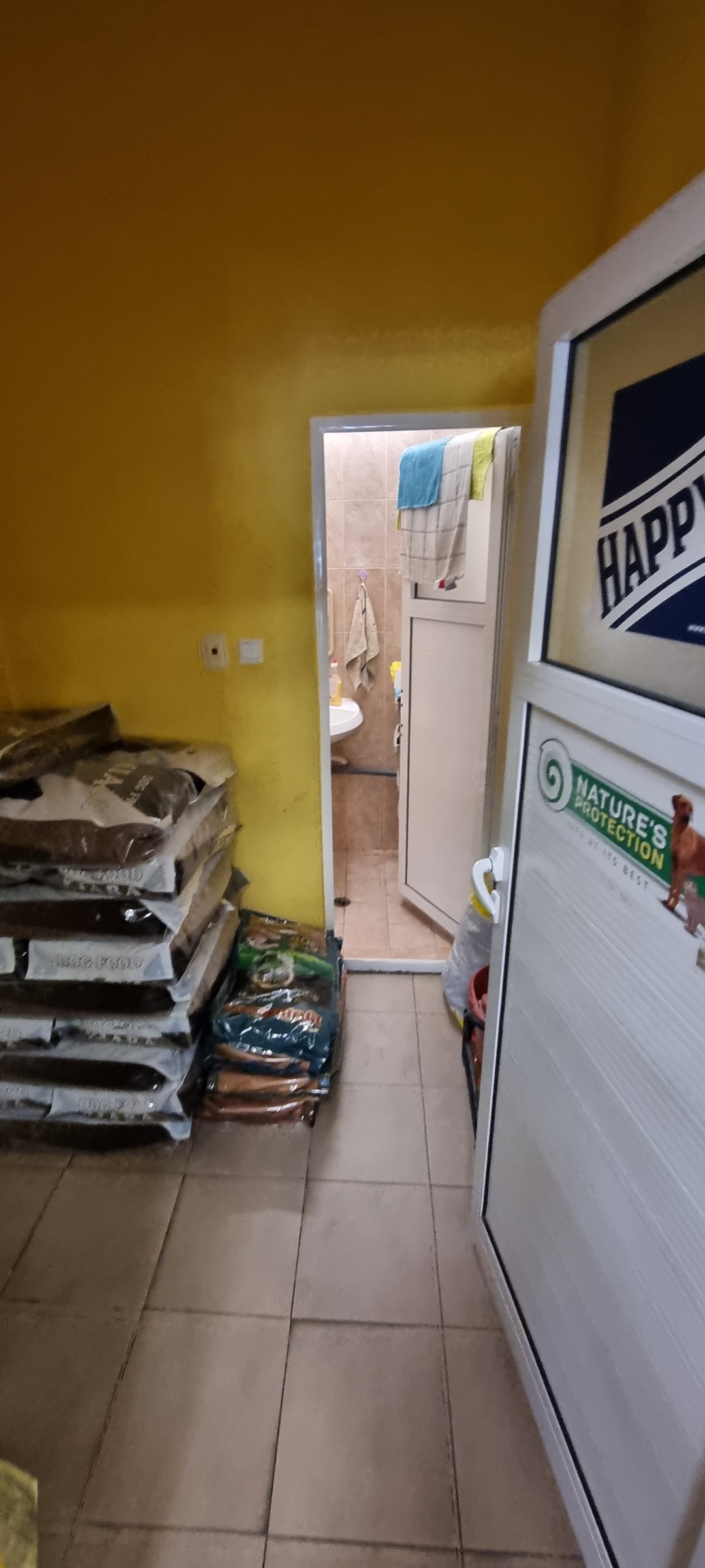 Дава под наем МАГАЗИН, гр. Разград, Бели Лом, снимка 5 - Магазини - 54053151