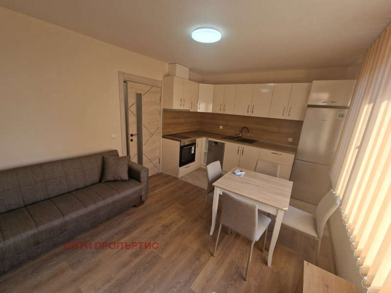 Дава под наем 3-СТАЕН, гр. Благоевград, Широк център