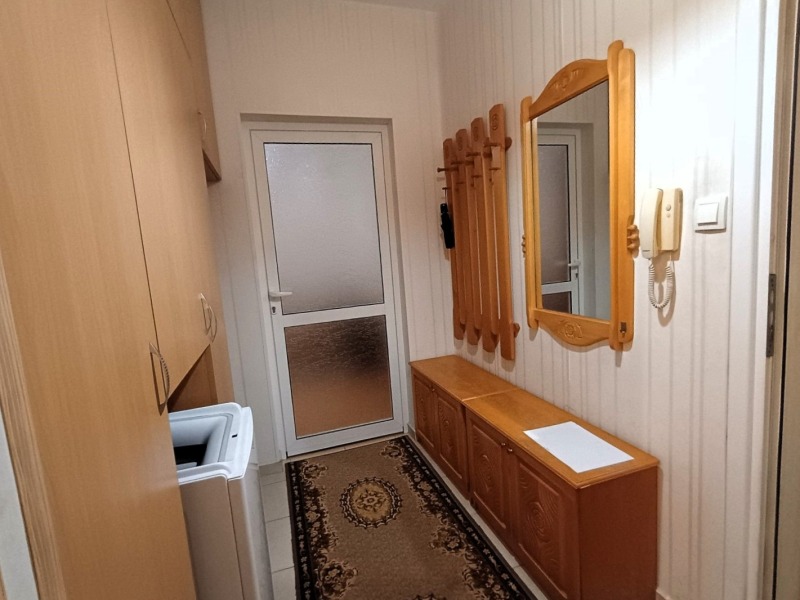 Дава под наем 2-СТАЕН, гр. Добрич, Център, снимка 3 - Апартаменти - 53042936