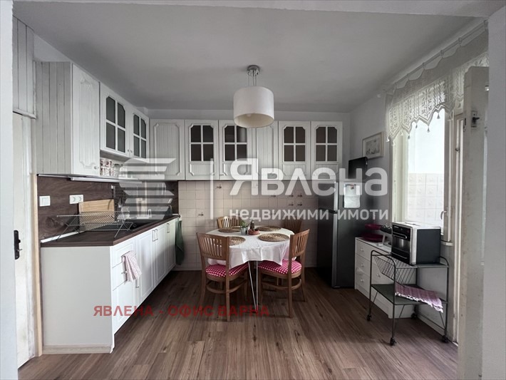 Do wynajęcia  2 sypialnie Warna , Ljatno kino Trakija , 140 mkw | 96768798