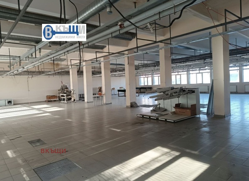 Дава под наем СКЛАД, гр. Горна Оряховица, област Велико Търново, снимка 12 - Складове - 52813383